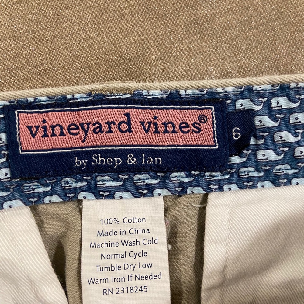 Vineyard vines boys size 6 khaki pants